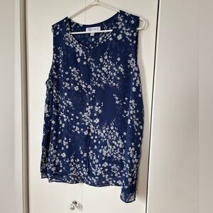 🎉4/30$🎉 Navy Floral Sleeveless Blouse – Size XL ✨